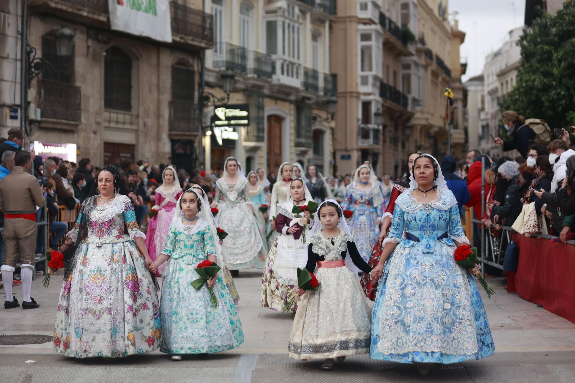 Búscate en el segundo día de ofrenda por la calle Quart (entre las 18:00 a las 19:00 horas)