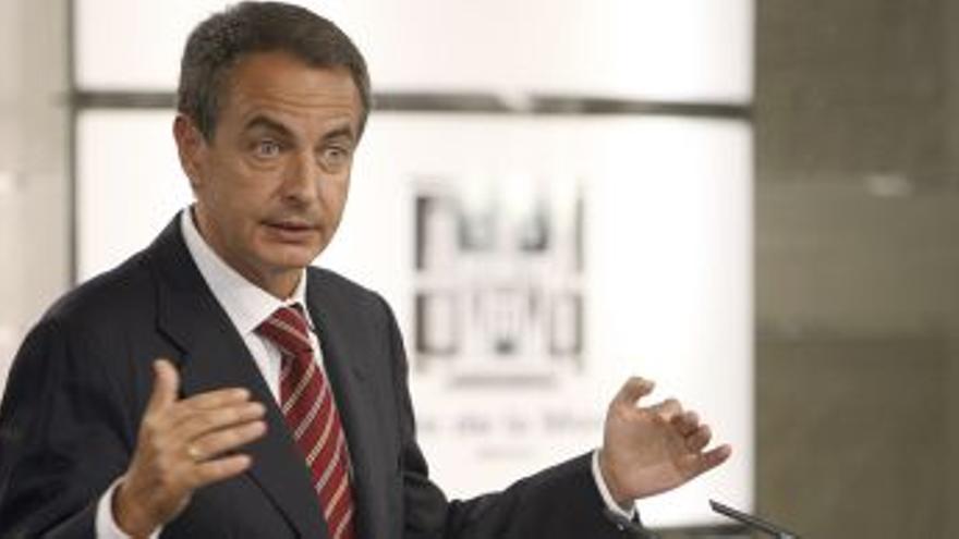 Zapatero confirma una subida de impuestos &quot;limitada y temporal&quot;