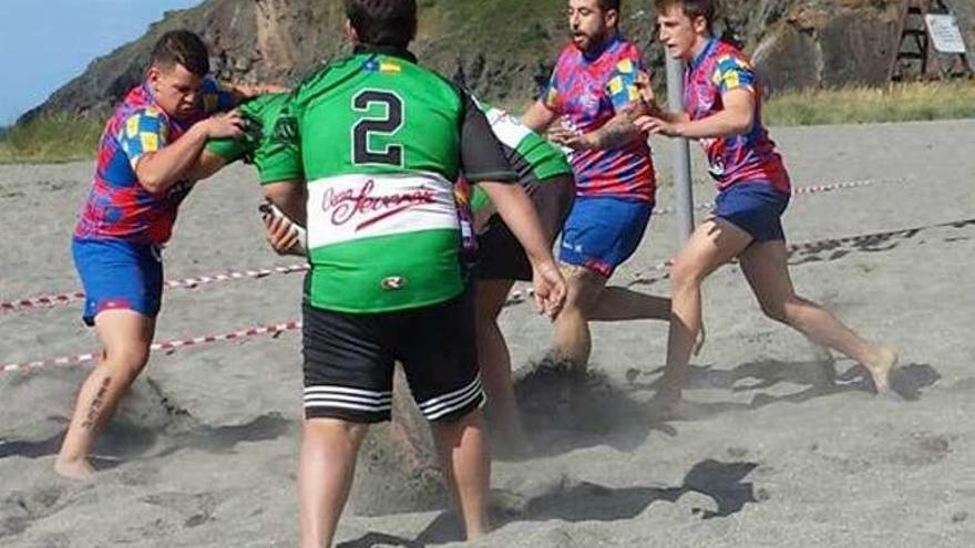 El Oviedo, ganador del tercer torneo de rugby playa de Navia