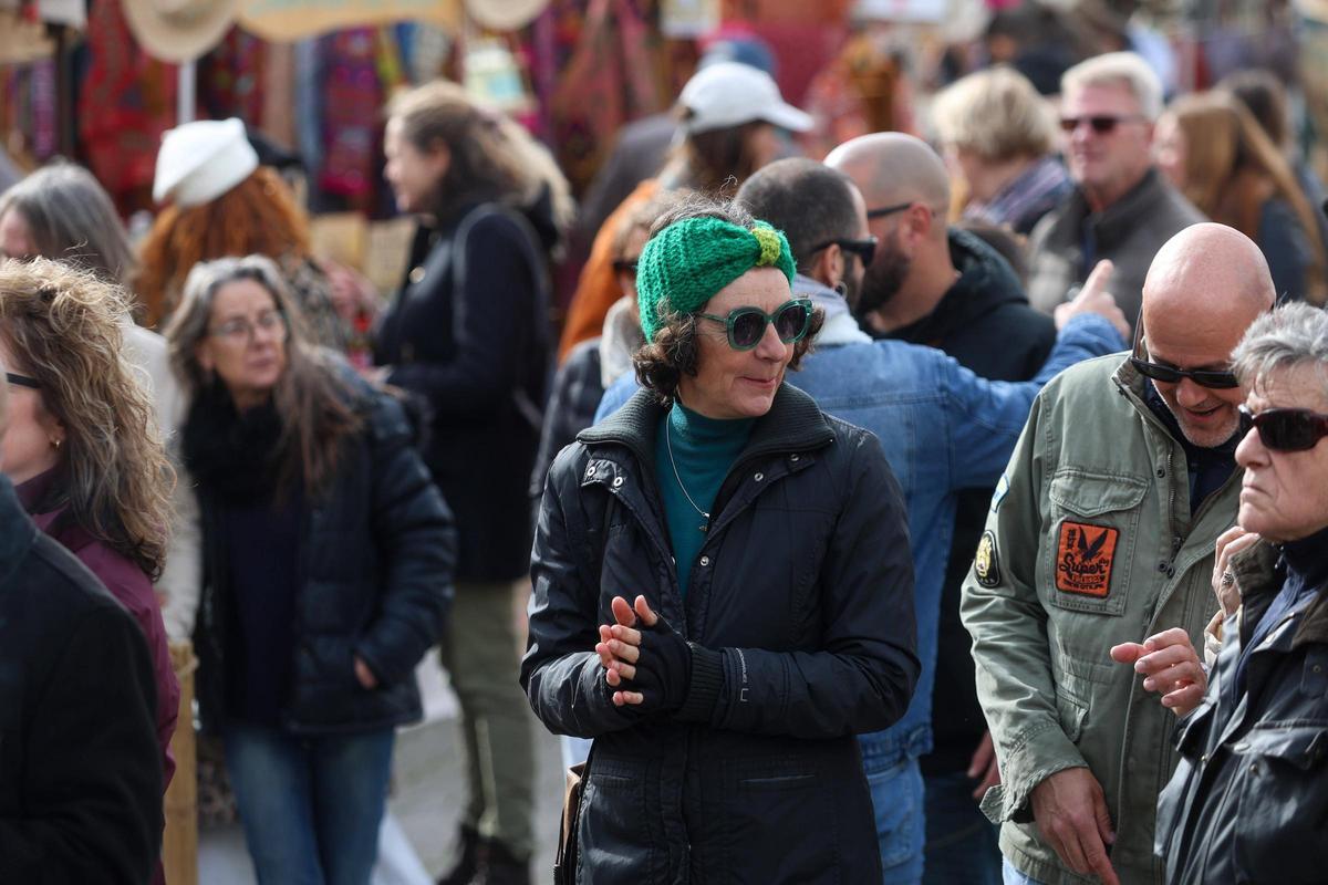 Un recorrido de domingo por el mercadillo de Sant Joan