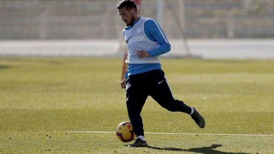 Brezancic, en un entrenamiento con el Málaga CF.