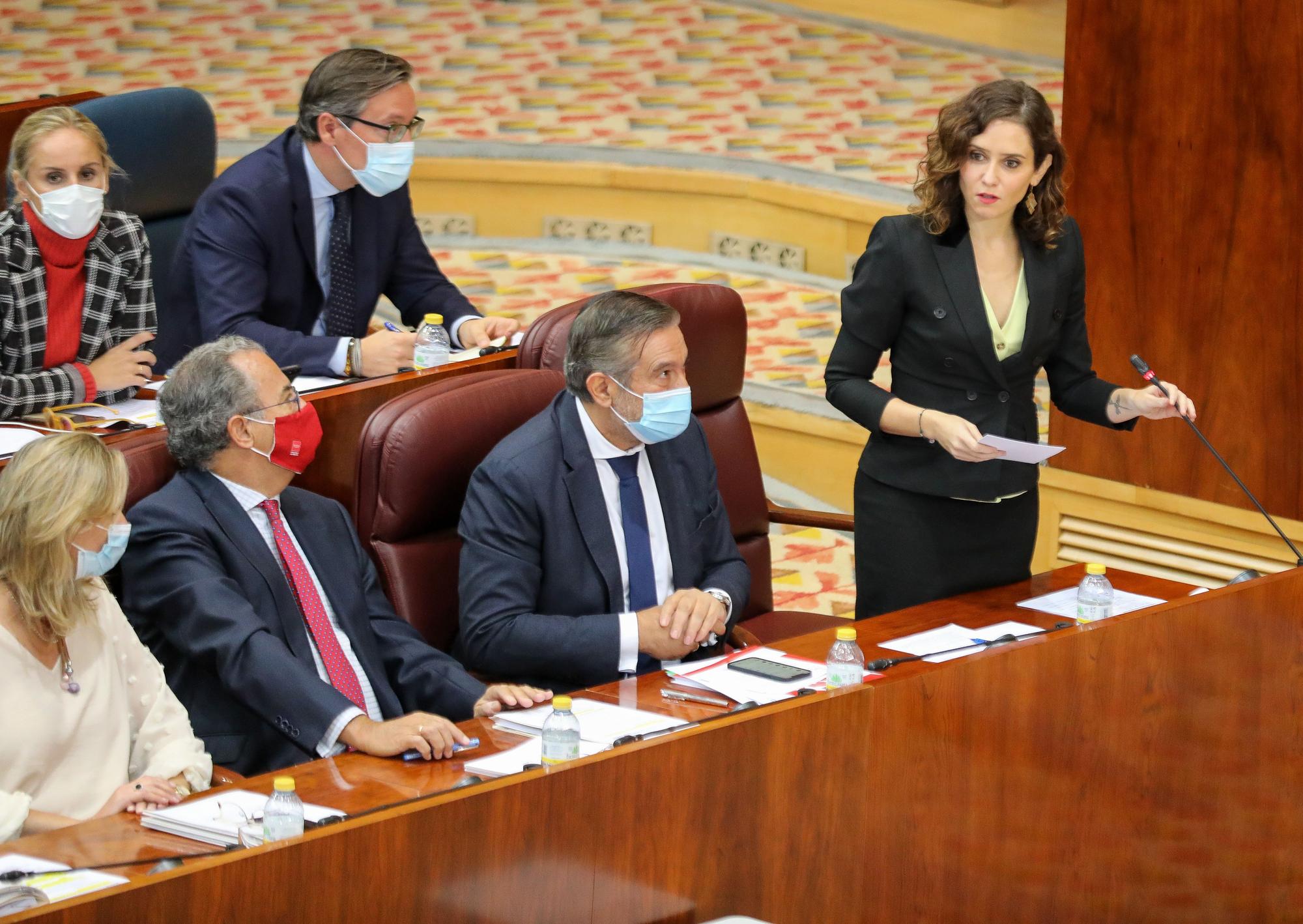 Isabel Díaz Ayuso, en el pleno de Asamblea de Madrid este jueves, 11 de noviembre.