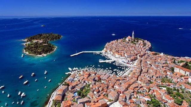 Rovinj, pueblo pesquero croata en la costa oeste de la península de Istria
