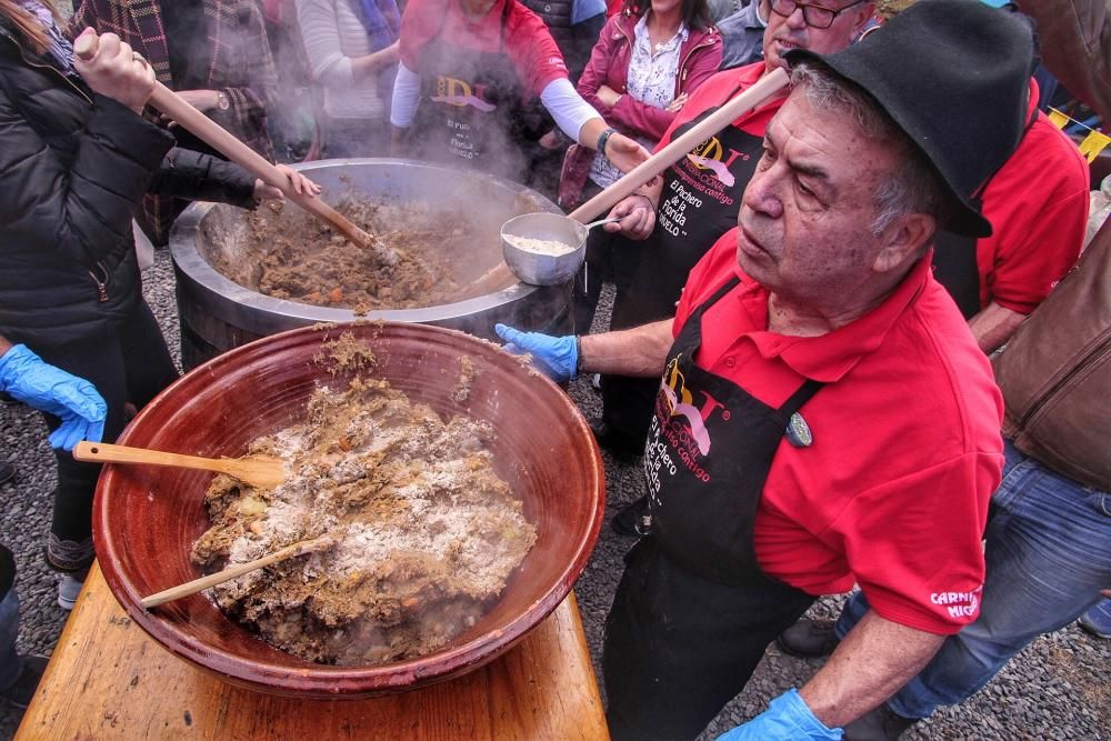 Puchero de La Florida. Reparto del puchero que ...