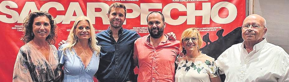 Monica Martí, Antònia Perelló, Sebastiá Corró, Joan Corró, Bel Bordoy y Joan Corró, asistieron al pase de la película.