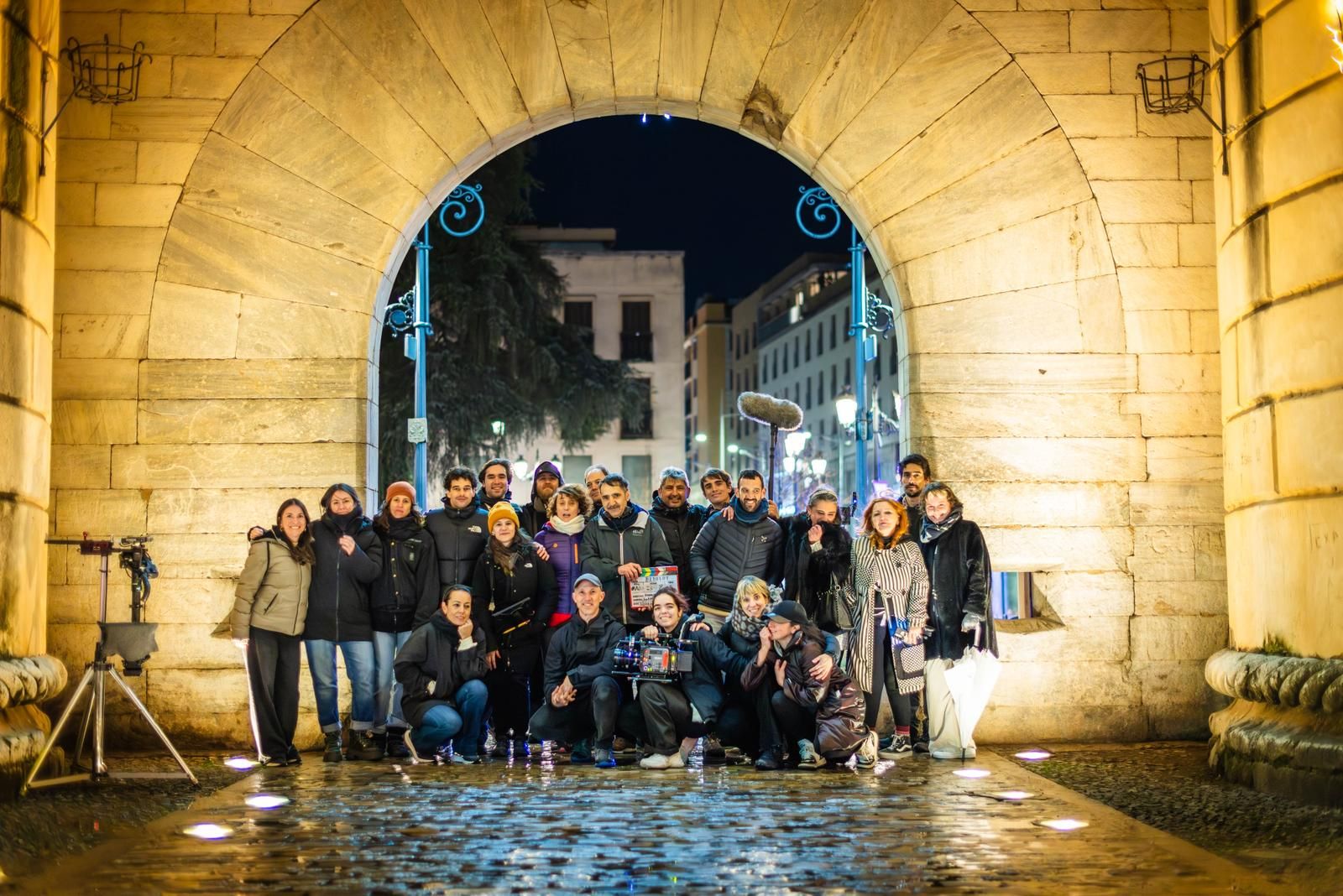 El equipo de 'Bibelot', en Puerta Palmas, al terminar el rodaje.