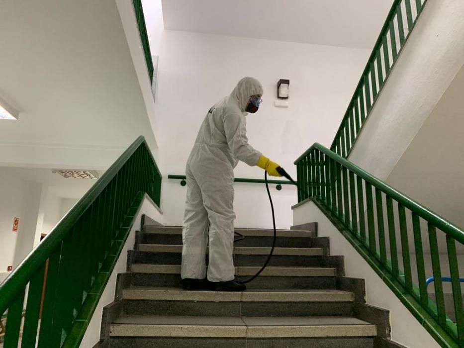 Efectivos de la UME trabajando en las residencias de mayores de Lanzarote