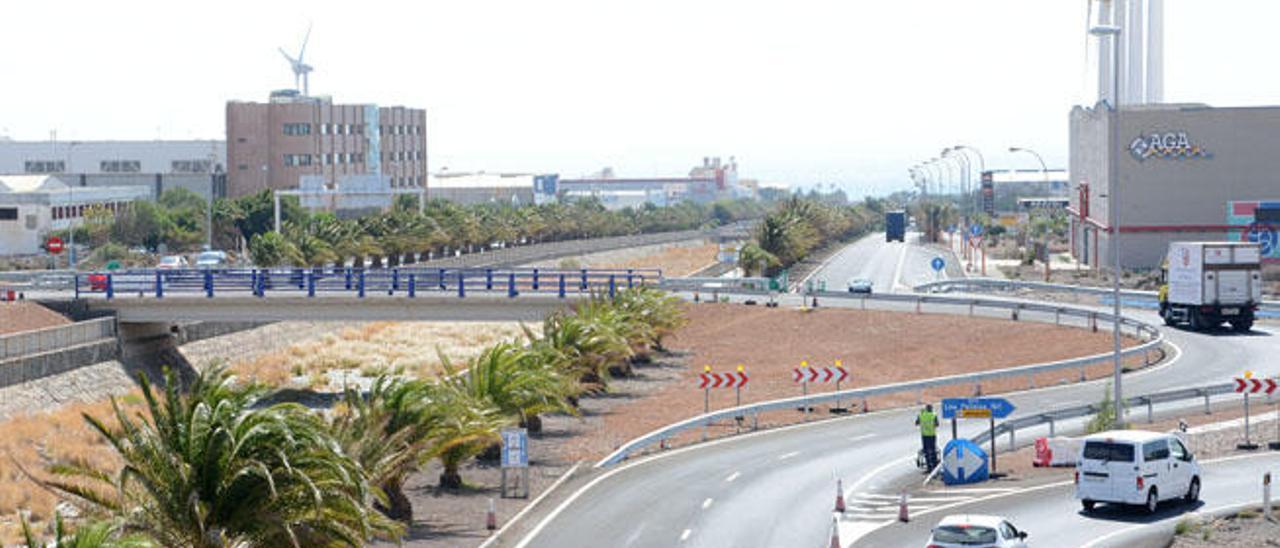 Carreteras abre los cuatro viales de la entrada y salida del polígono de Arinaga