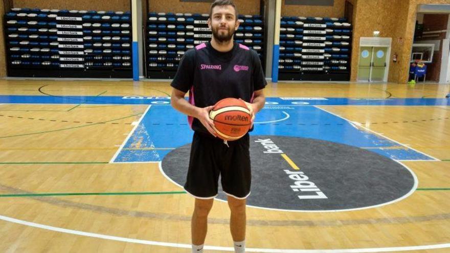 Sergio Llorente, con el Liberbank Oviedo Baloncesto