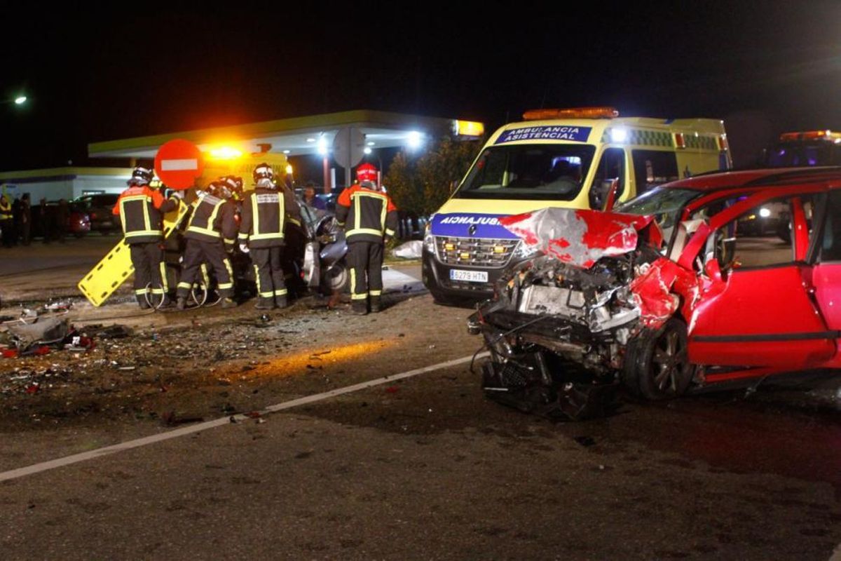 Tres vecinos de Muelas fallecen en un accidente de tráfico en la N-122
