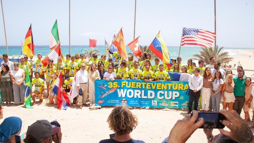 El Ayuntamiento de Pájara inaugura el Campeonato del Mundo de Windsurf y Wingfoil 2023