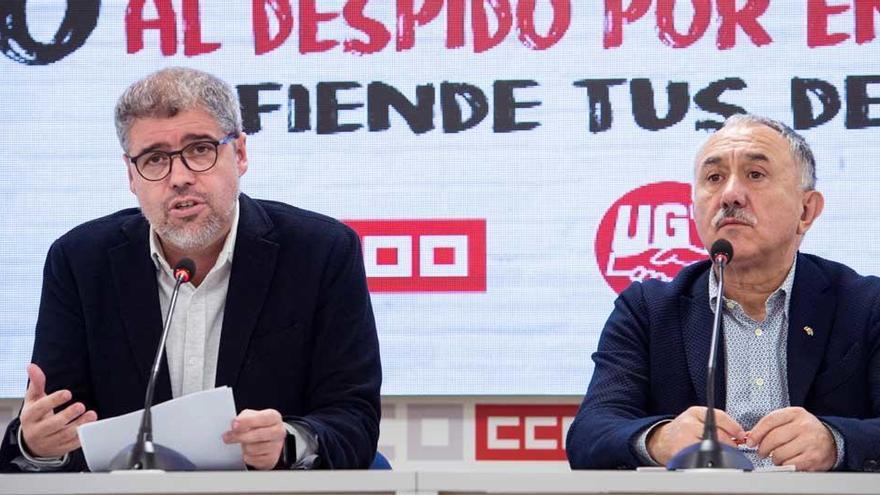 Los secretarios generales de CCOO y UGT Unai Sordo (i) y Pepe Ãlvarez (d).