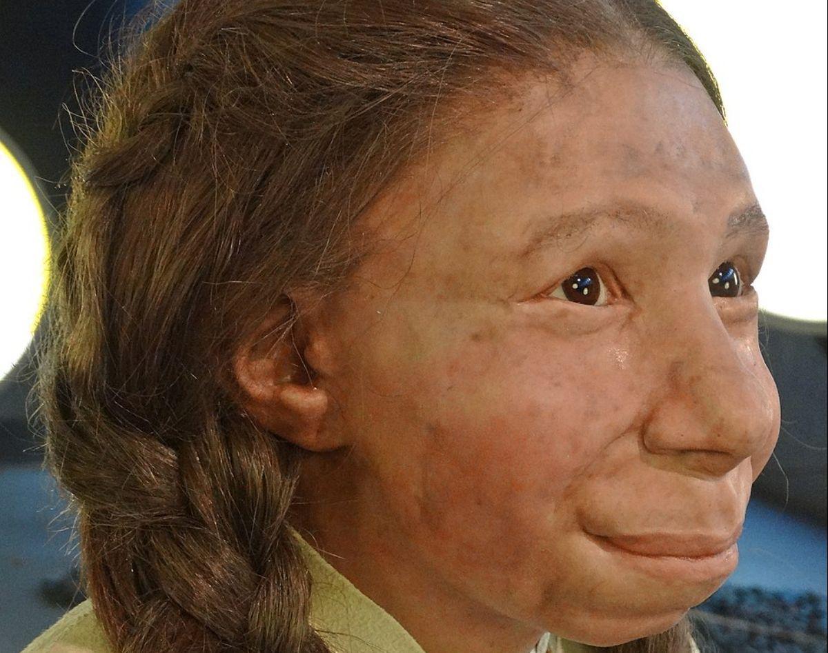 Reconstrucción de una niña neandertal en el Museo del Neandertal, en Alemania.