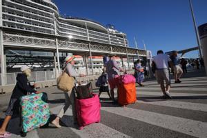 Barcelona apuja la seva taxa turística: un euro més per nit i els creueristes el doble que abans