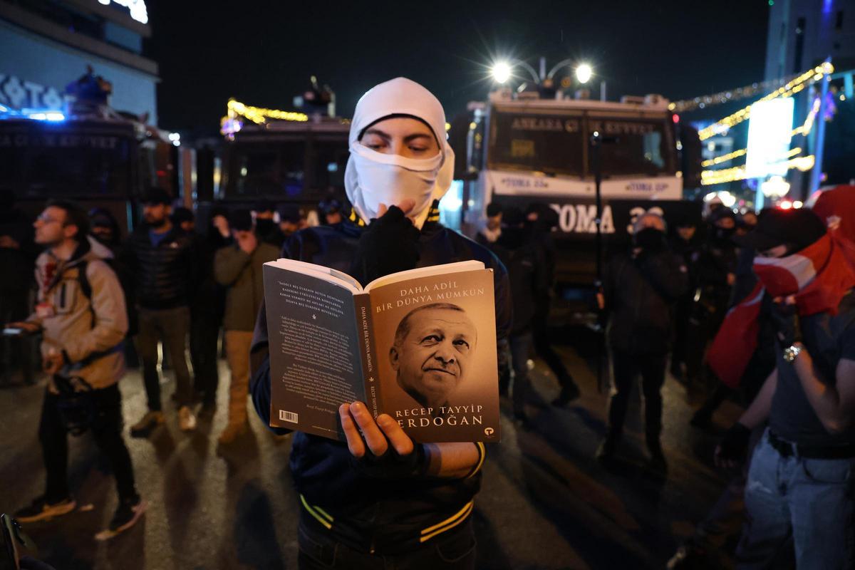 Erdogan califica a los manifestantes opositores de Turquía de &quot;terroristas&quot;