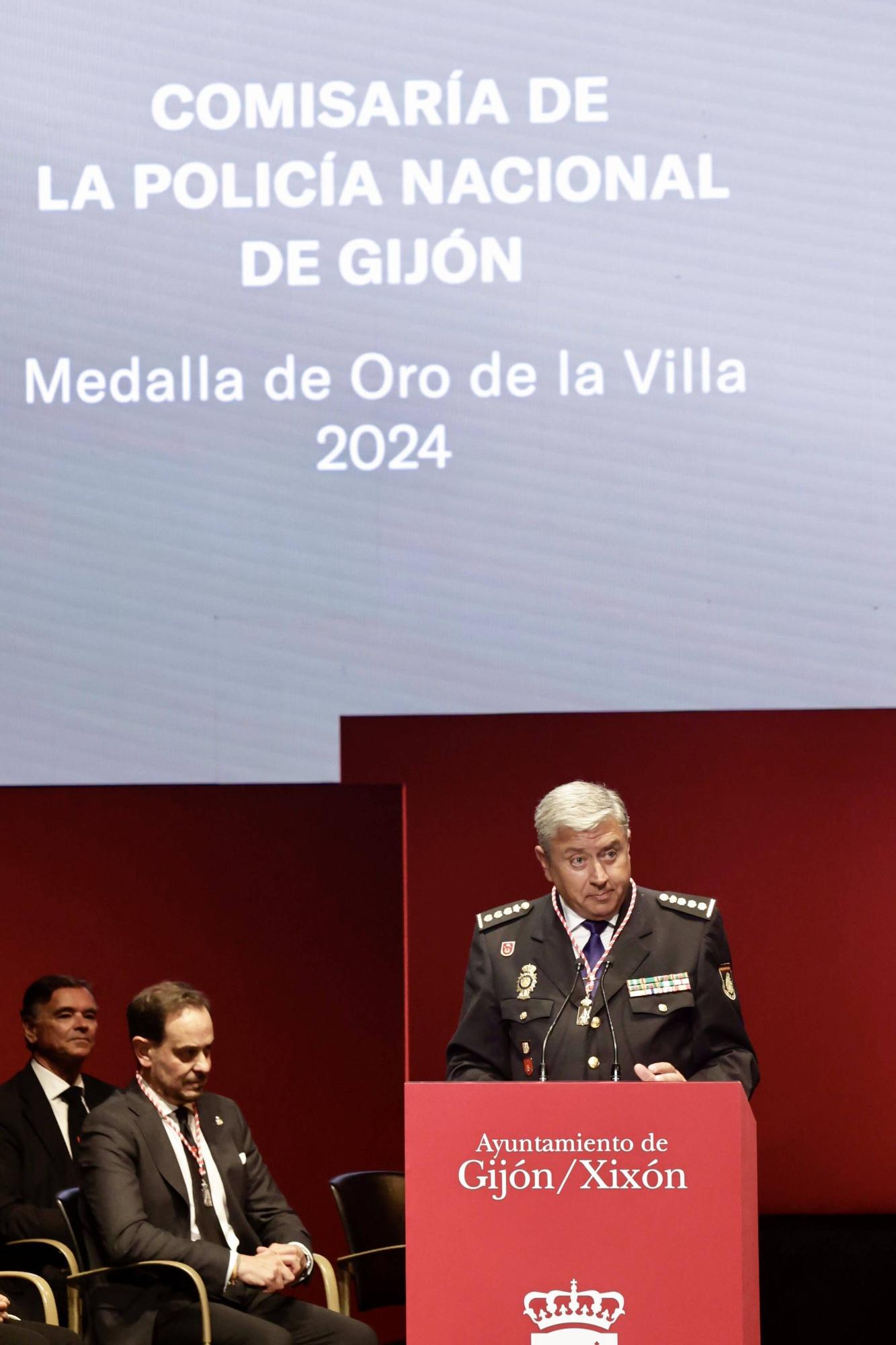 Entrega de las medallas de la ciudad de Gijón