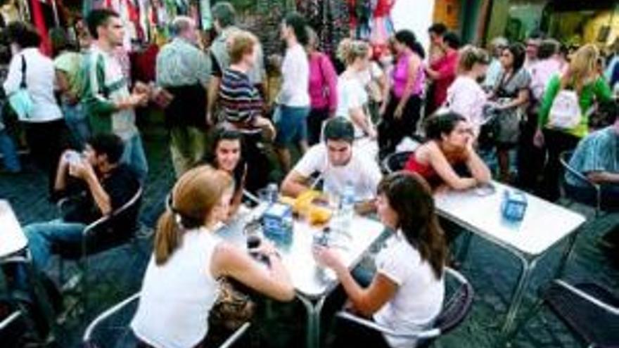 Los turistas toman el casco historico