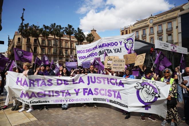 La manifestación estudiantil por el 8M en Málaga, en imágenes