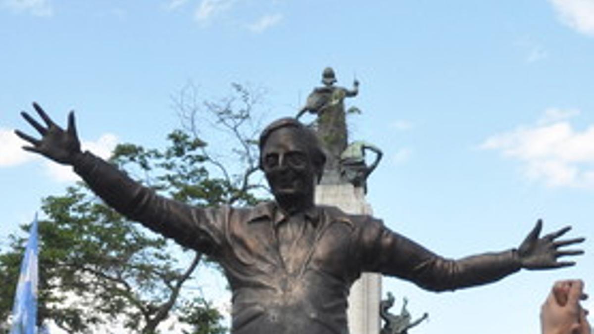 Argentina rinde homenaje a Kirchner al año de su muerte