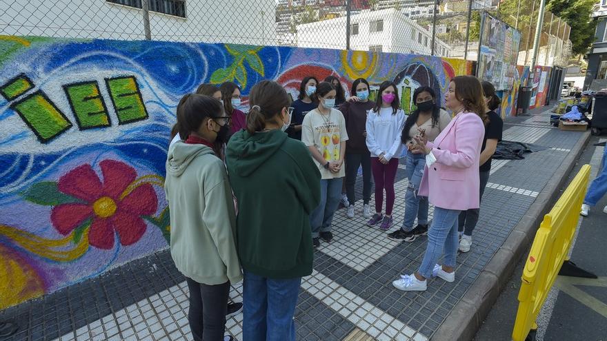 Mural feminista en el IES Isabel de España