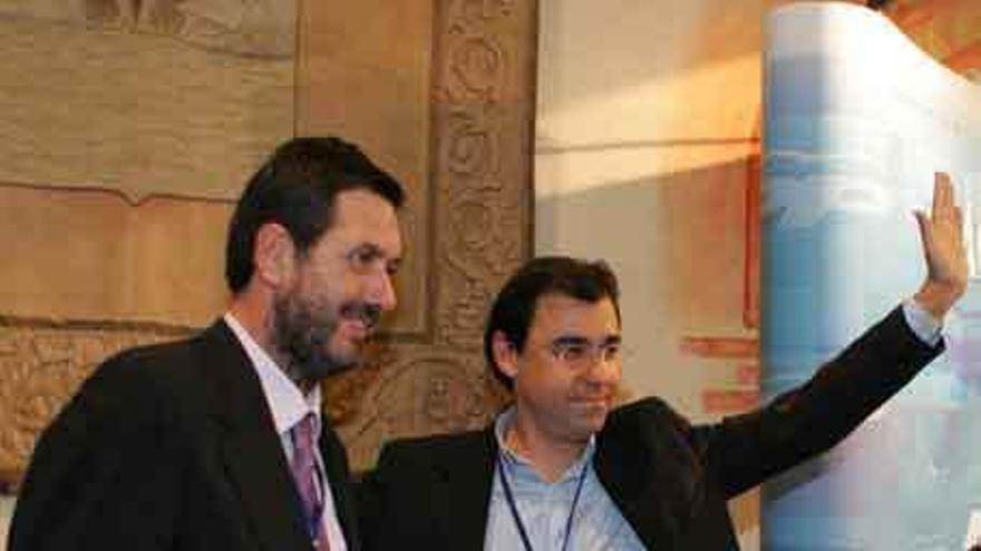 Juan Dúo (izquierda) con Martínez Maíllo.