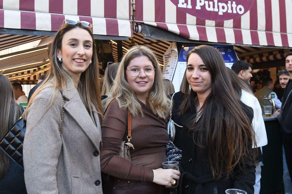 Murcia se echa a las calles durante el tardeo de Nochebuena