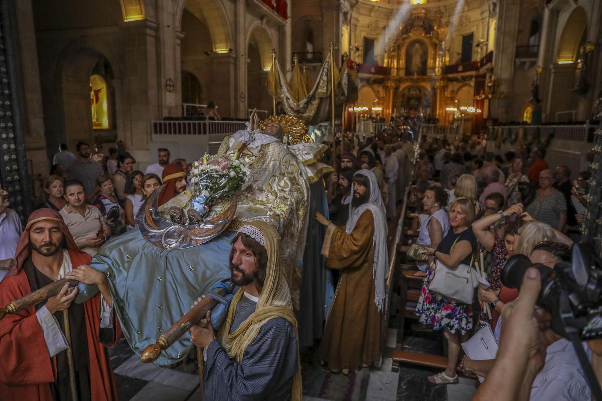 Procesión entierro de la Virgen el pasado 15 de agosto en Elche