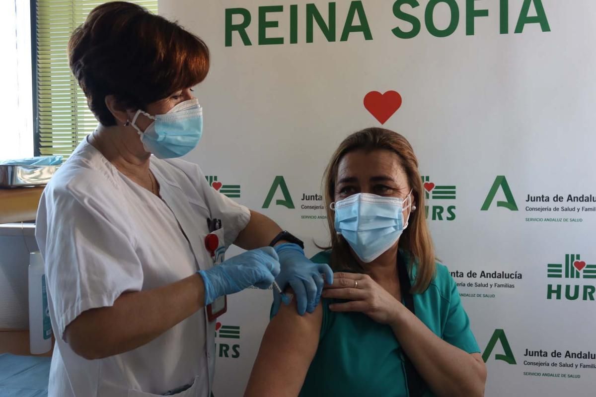 La segunda dosis de la vacuna covid llega a Reina Sofía