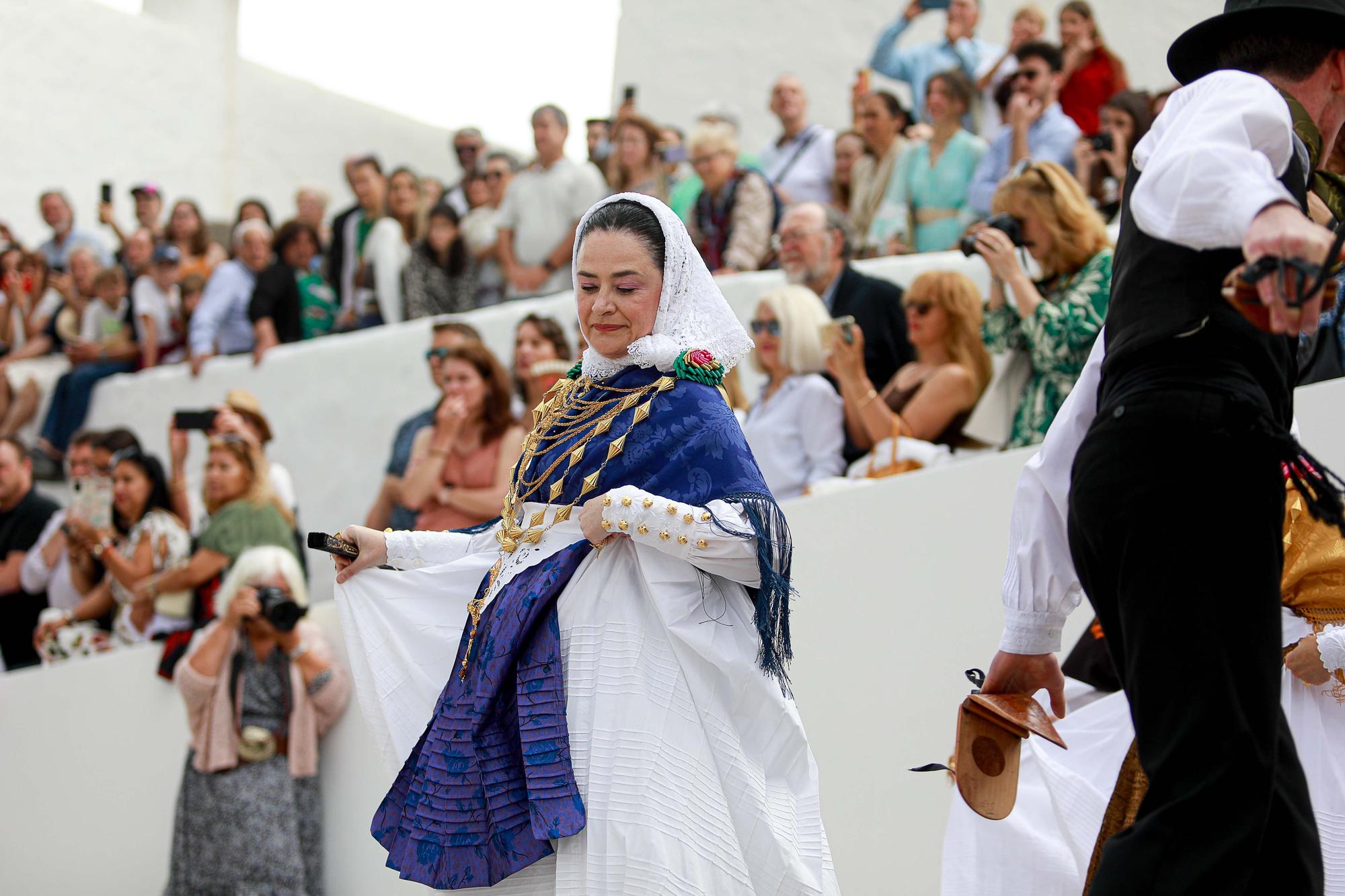 Mira aquí todas las imágenes del Primer Diumenge de Maig en Santa Eulària