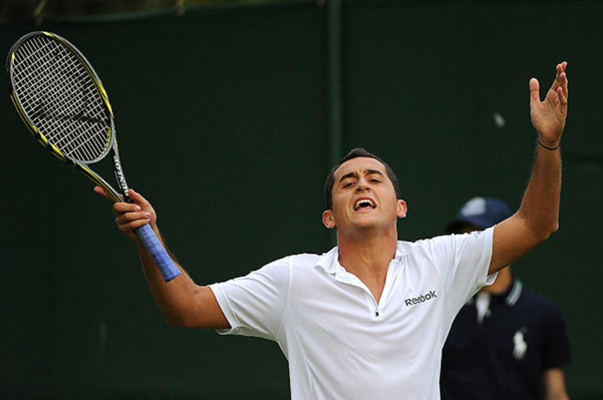El tennista espanyol Nicolás Almagro, durant el seu partit de primera ronda del torneig de Wimbledon contra el belga Olivier Rochus.
