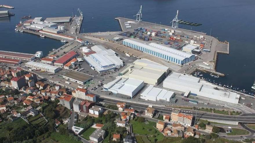 Vista aérea de las instalaciones del Puerto de Marín. // Santos Álvarez