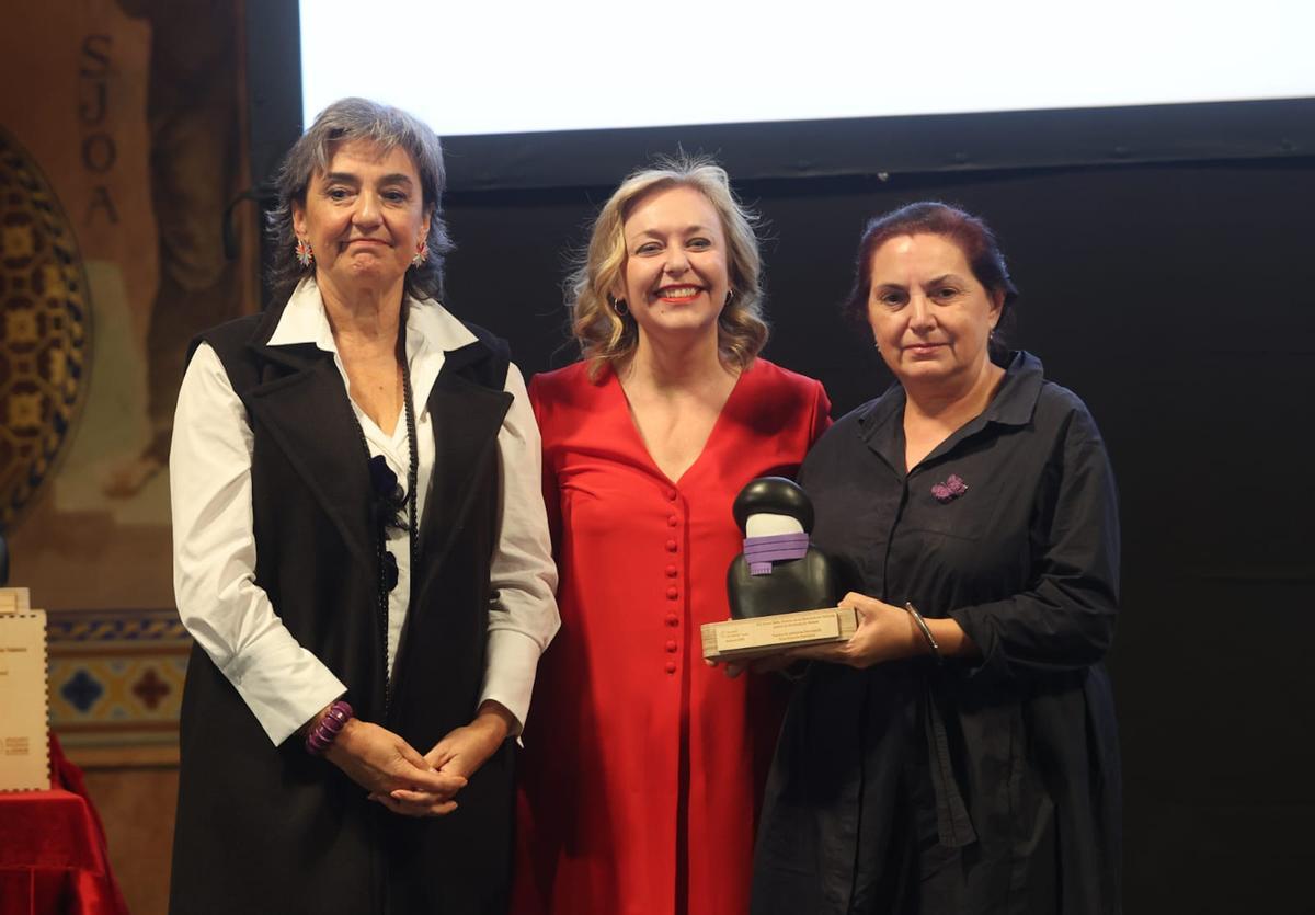 La Coordinadora Feminista recibe el premio Celia Amorós de la diputación
