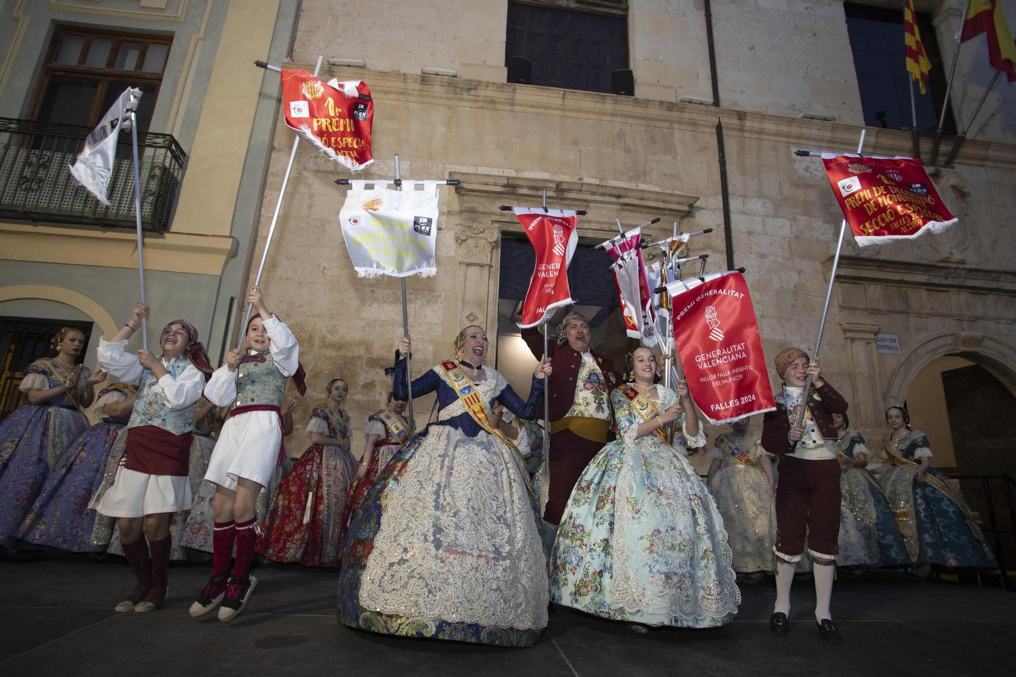 Las mejores imágenes de la entrega de premios de las fallas de Alzira