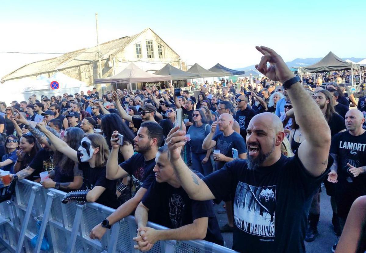 El público, fiel pese al calor inicial. | Santos Álvarez