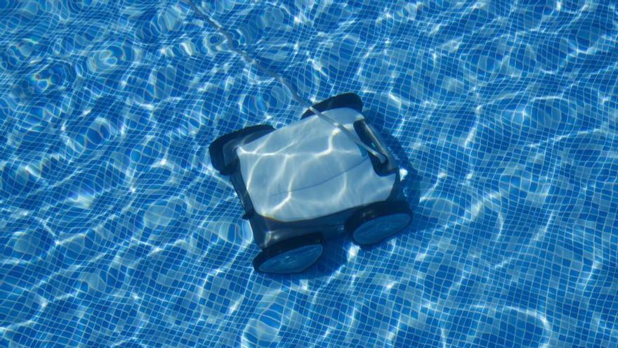 LIMPIAFONDOS PISCINA | Leroy Merlín tiene el limpiafondos perfecto (y  barato) para tu piscina