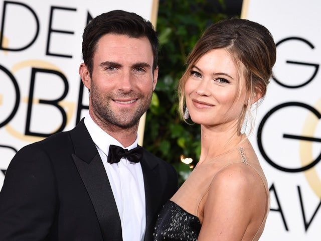 Adam Levine y Behati Prinsloo presumen de hija