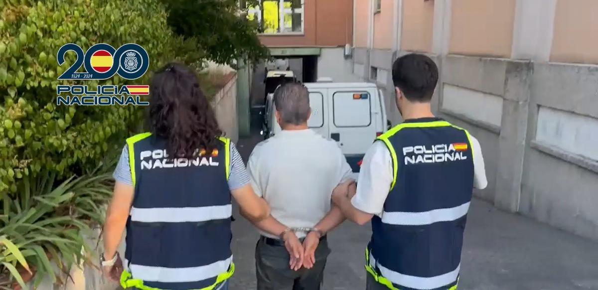 La Policía Nacional  detiene a cuatro personas en Madrid y  desarticulado dos "células" criminales itinerantes dedicadas a la comisión de robos en toda España, para los que simulaban ser personas de avanzada edad o con discapacidad.