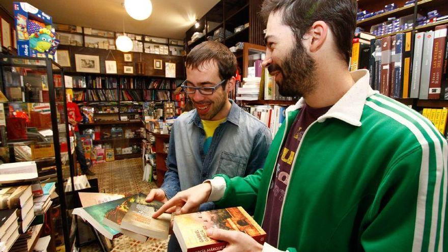 Clientes en una librería.