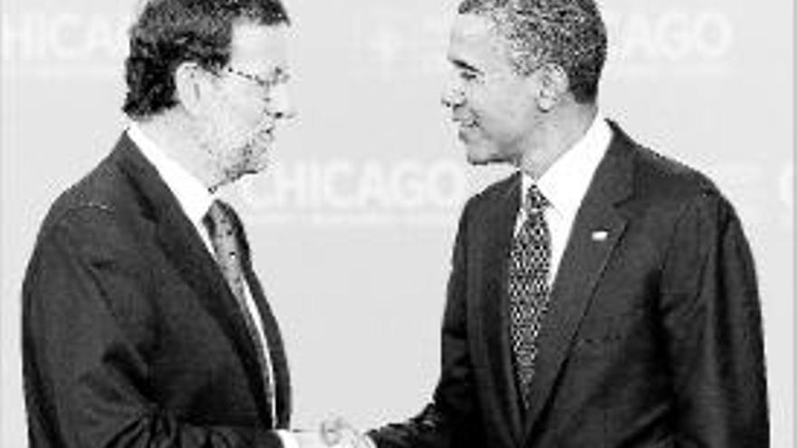 Obama saluda Rajoy durant la cimera de Chicago.