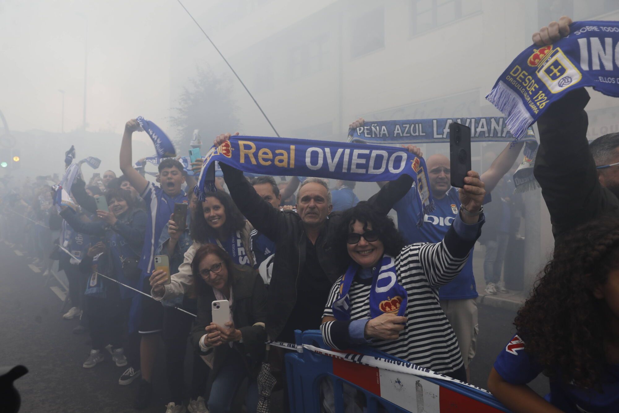 Así fue el recibimiento de la afición al Real Oviedo y toda la previa del último partido de la temporada