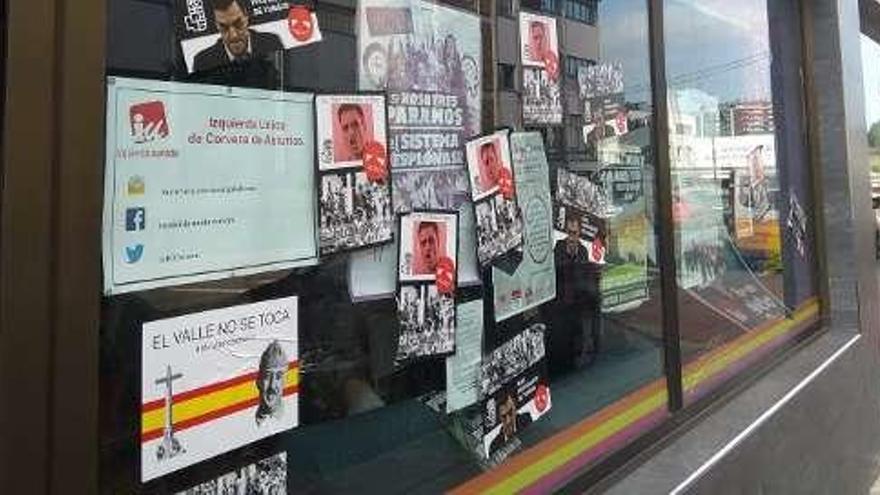 Cubren de propaganda fascista la sede de IU