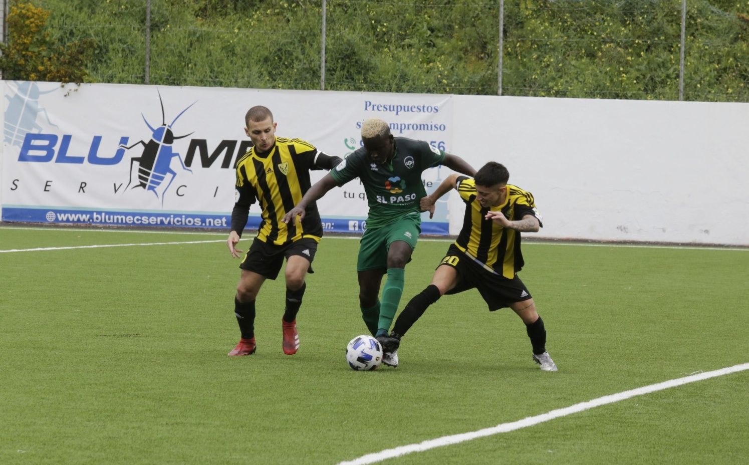 Partido de fútbol entre el Tacoronte y el Atlético Paso