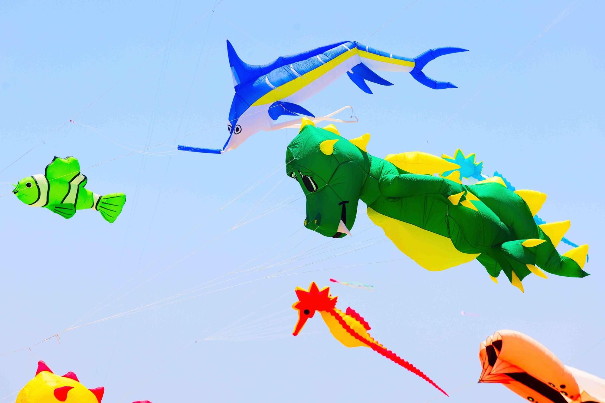 Las imágenes de la primera jornada del espectacular Festival del Viento de Castelló