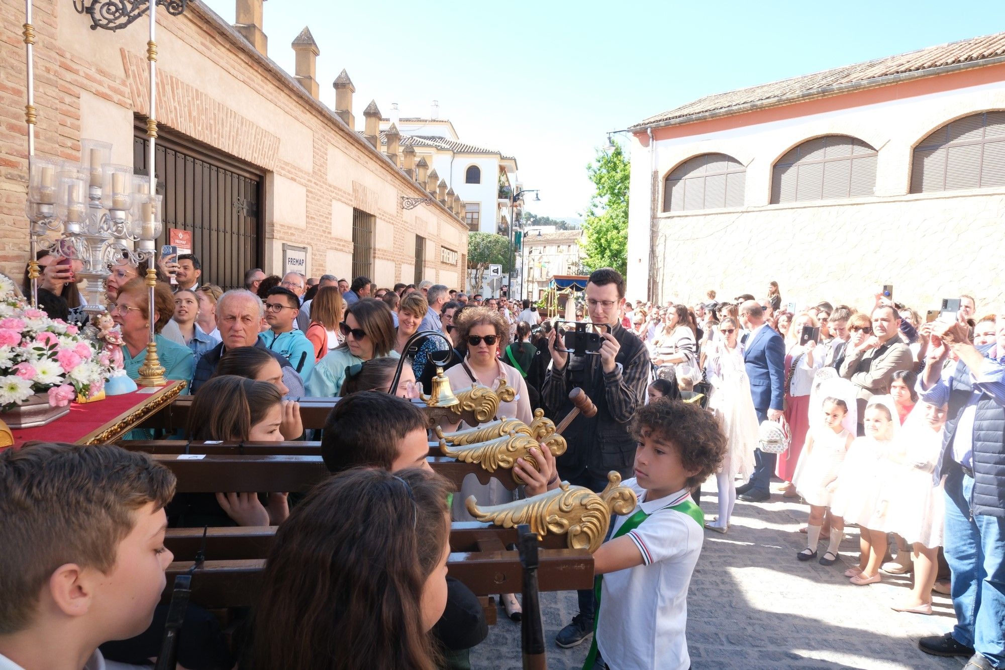 Concentración de tronos chicos en Antequera