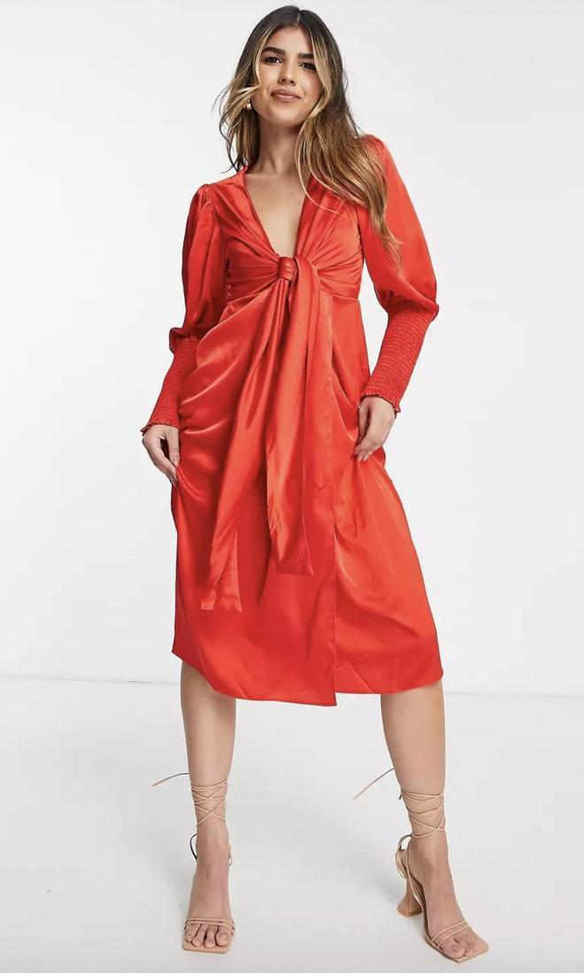 Vestido midi rojo escotado con lazada en la parte delantera exclusivo de Collective The Label