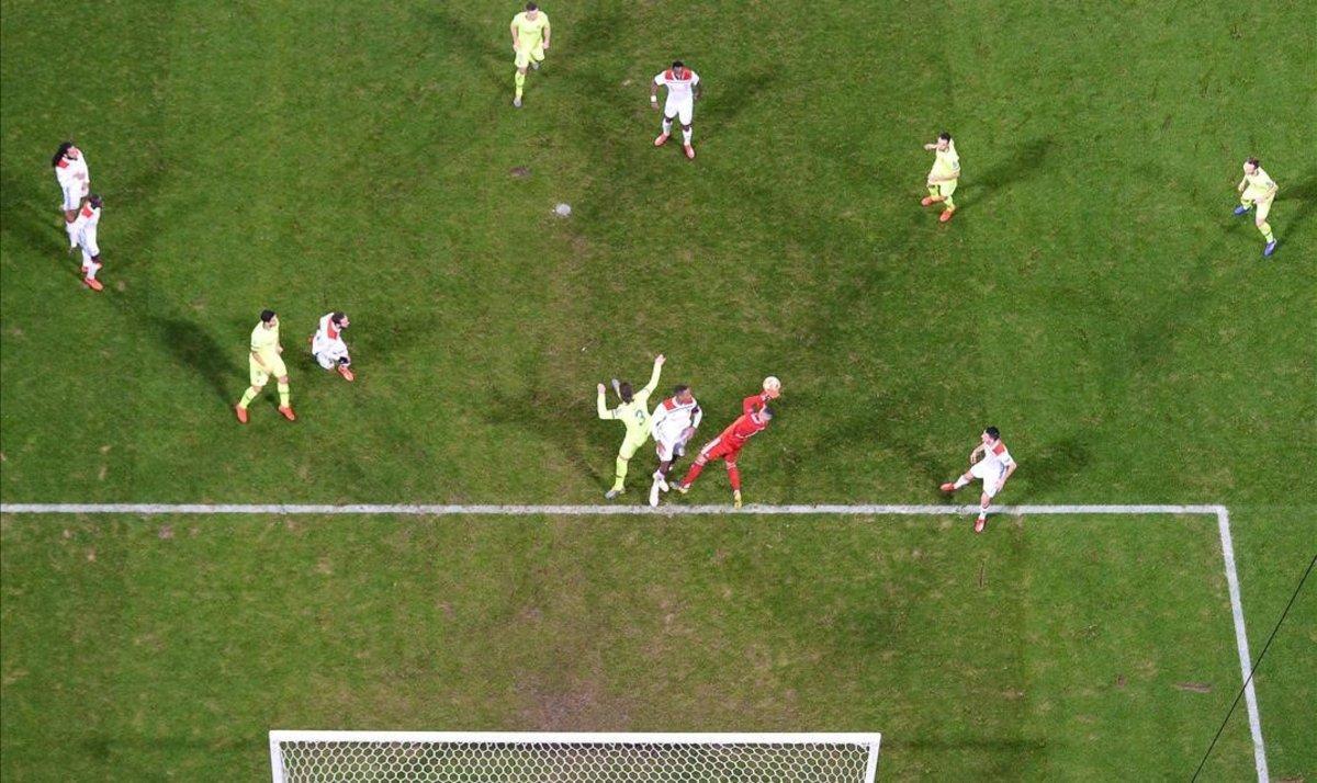 jdomenech47029401 lyon s portuguese goalkeeper anthony lopes 1st row 2l sto190220000624 jdomenech47029401 lyon s portuguese goalkeeper anthony lopes 1st row 2l sto190220000624
