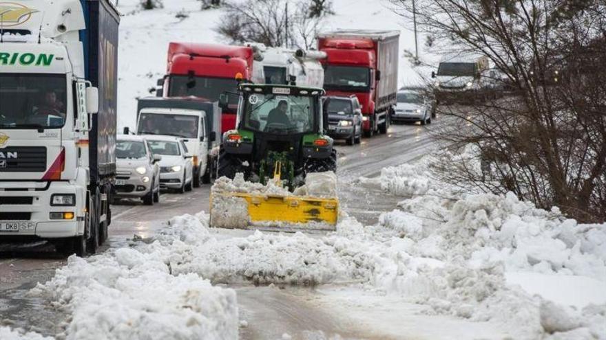 Borrasca política por el caos viario causado por las nevadas