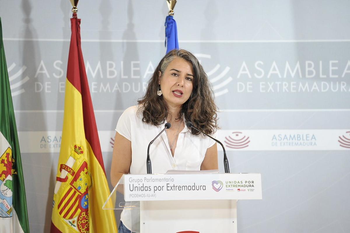 La portavoz de Unidas por Extremadura, Irene de Miguel.
