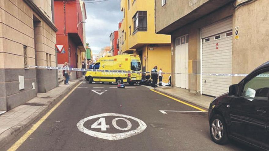 Fallece un motorista en un accidente en el barrio lagunero de Los Andenes
