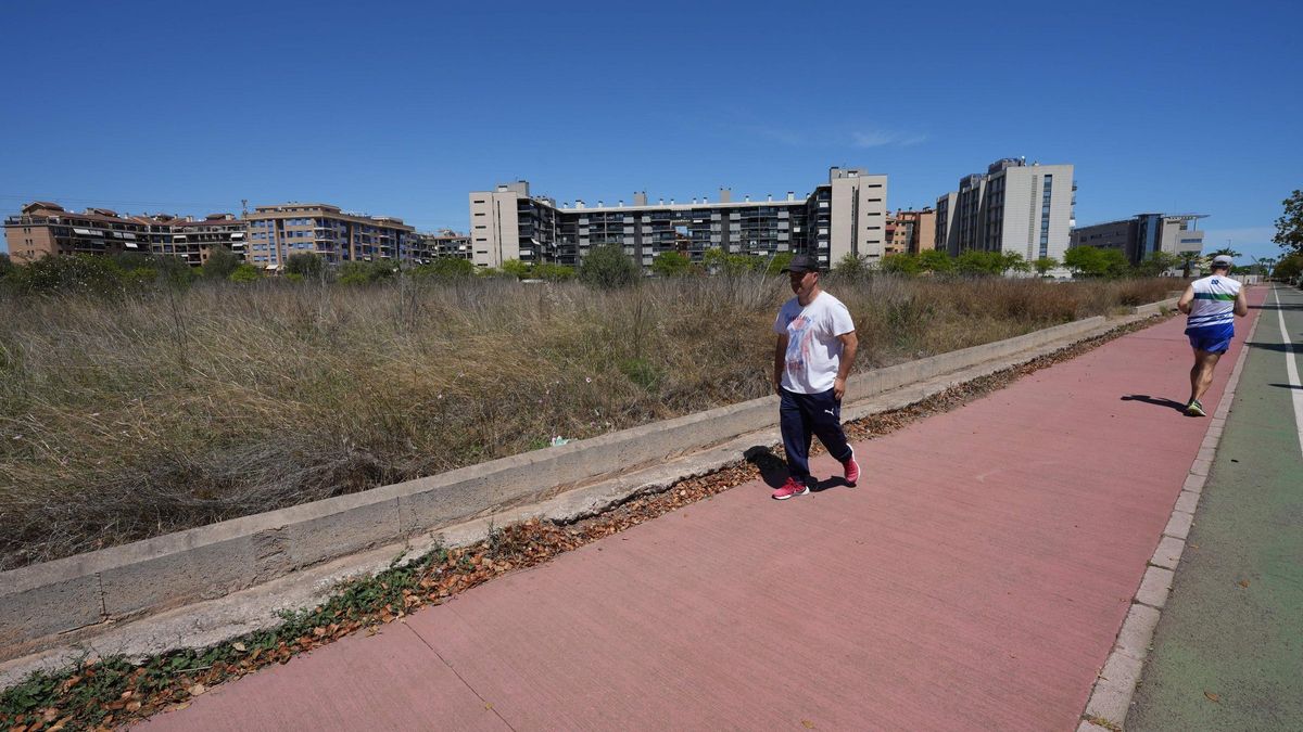 Terrenos que se desarrollarán, entre la Comisaría de la Policía Nacional y la ronda Este.